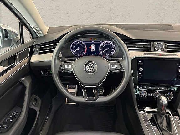 Volkswagen Passat Alltrack 6 of 11