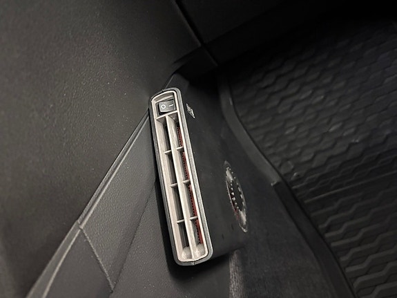 Volkswagen Passat Alltrack 9 of 11