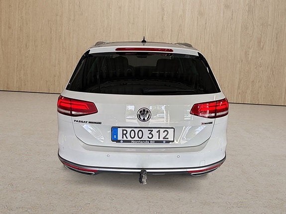 Volkswagen Passat Alltrack 11 of 11