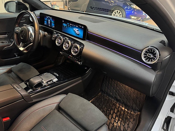 Mercedes-Benz A200 8 of 18