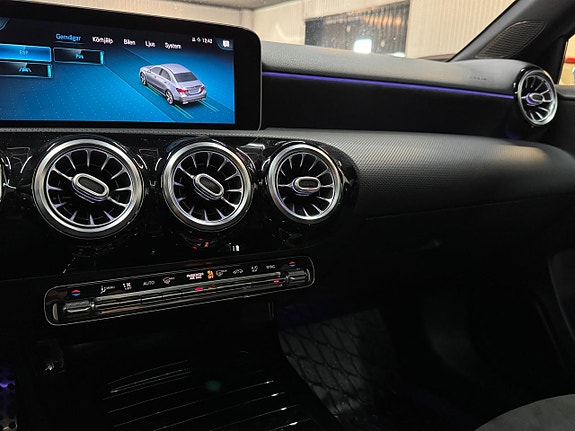 Mercedes-Benz A200 14 of 18