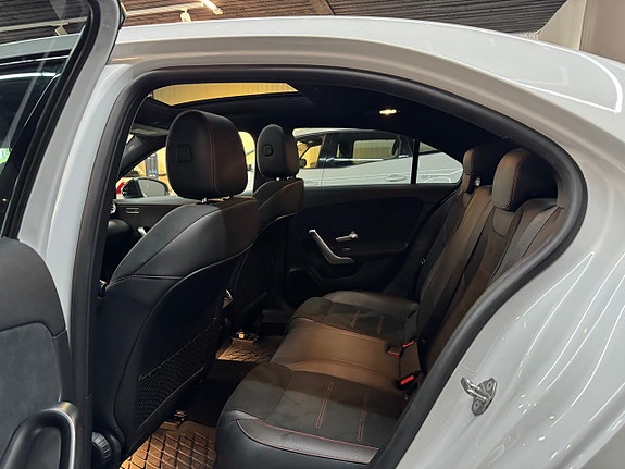 Mercedes-Benz A200 18 of 18
