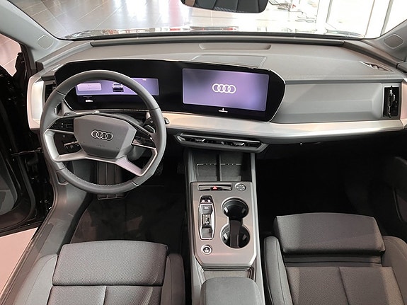 Audi Q4 e-tron 7 of 12