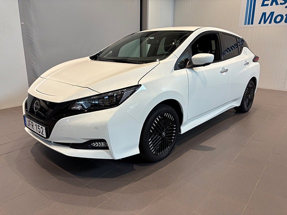 Nissan Leaf 3 of 18