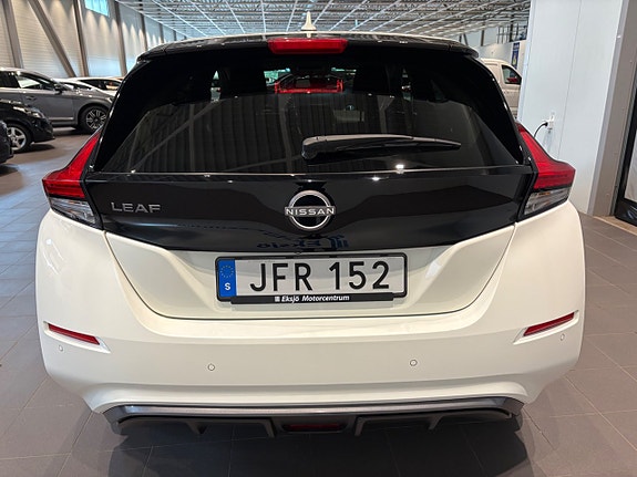 Nissan Leaf 6 of 18