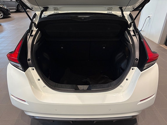 Nissan Leaf 7 of 18