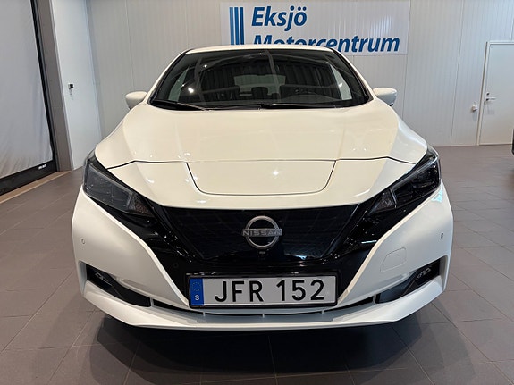 Nissan Leaf 2 of 18