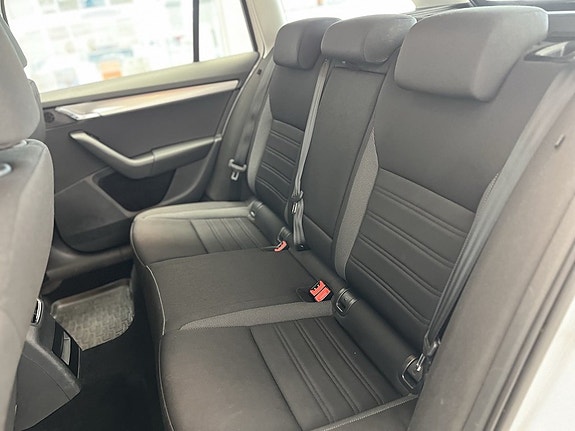 Skoda Octavia 10 of 13