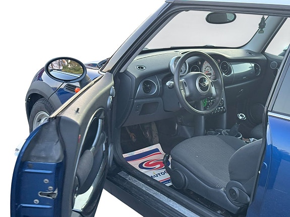 MINI Cooper 9 of 10