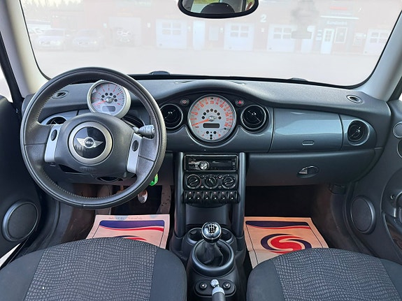 MINI Cooper 8 of 10