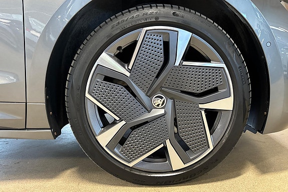 Skoda Enyaq 10 of 25
