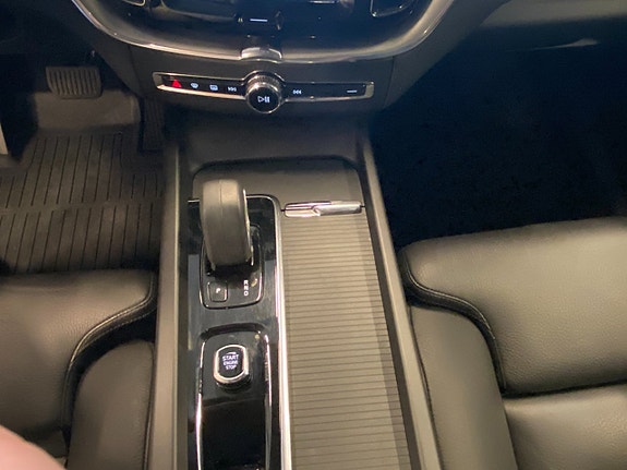 Volvo XC60 16 of 22