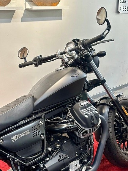 Moto Guzzi V9 Bobber 900 V-Twin Bobber, ABS! 5 of 6