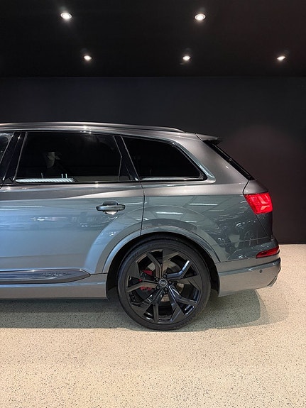 Audi SQ7 4 of 21