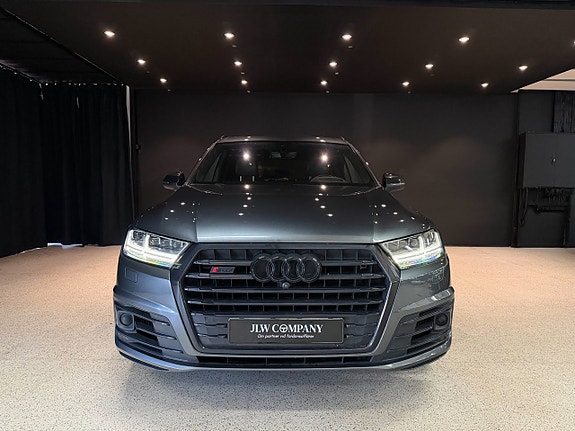 Audi SQ7 2 of 21
