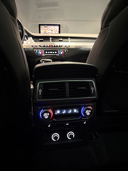 Audi SQ7 12 of 21