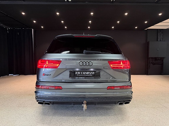Audi SQ7 8 of 21