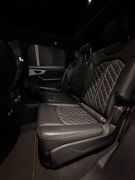 Audi SQ7 11 of 21