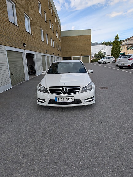 Mercedes-Benz C220 4 of 10
