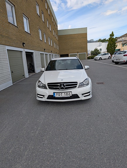 Mercedes-Benz C220 5 of 10