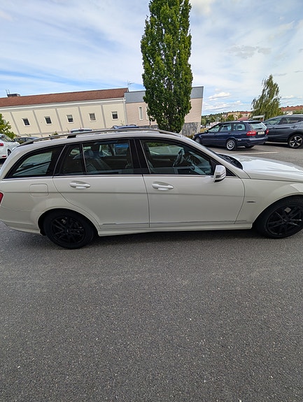Mercedes-Benz C220 9 of 10