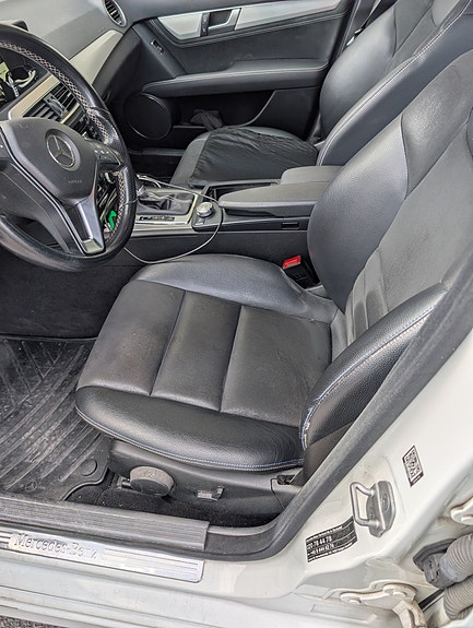 Mercedes-Benz C220 6 of 10