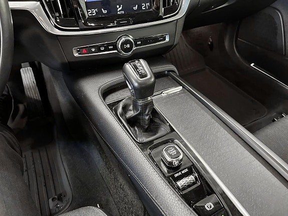 Volvo V90 Cross Country 17 of 18