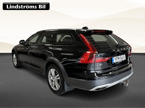 Volvo V90 Cross Country 4 of 18