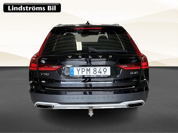 Volvo V90 Cross Country 7 of 18