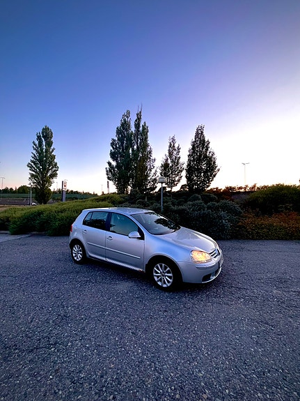 Volkswagen Golf V 15 of 19