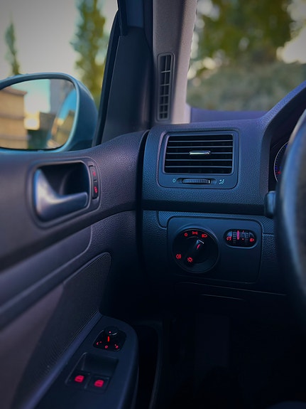 Volkswagen Golf V 11 of 19