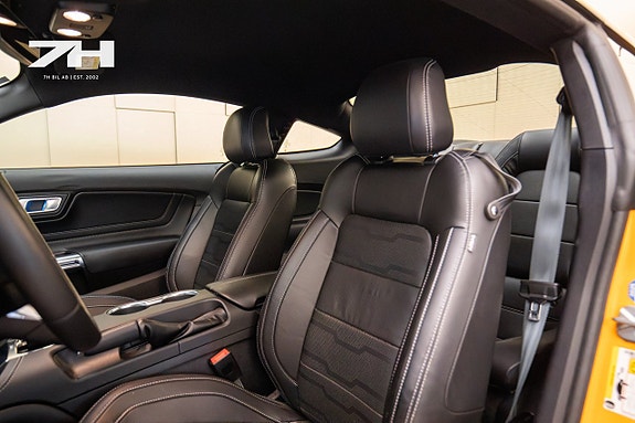 Ford Mustang 18 of 25