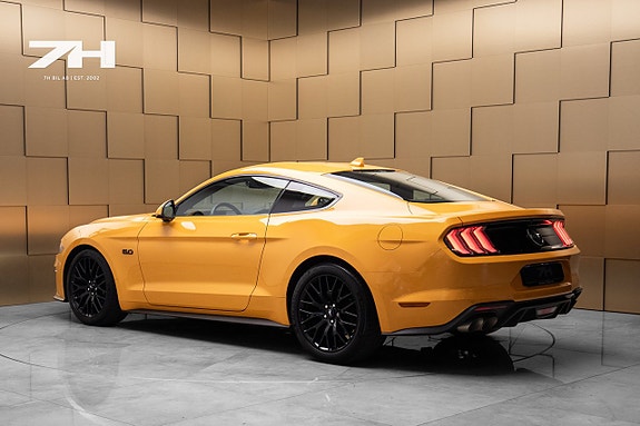 Ford Mustang 3 of 25