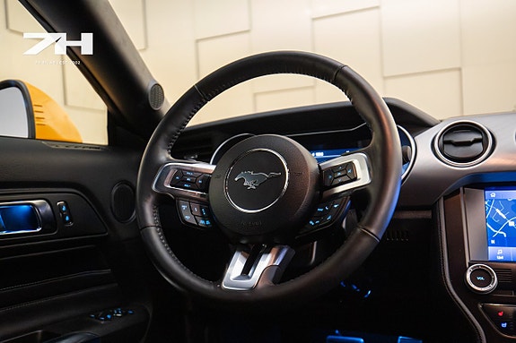 Ford Mustang 10 of 25