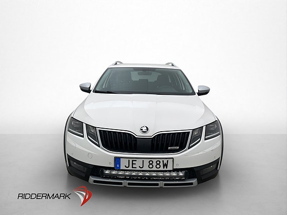 Skoda Octavia Scout 2 of 30