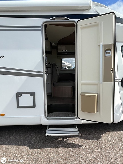 Bürstner T Lyseo 728 G 7 of 21