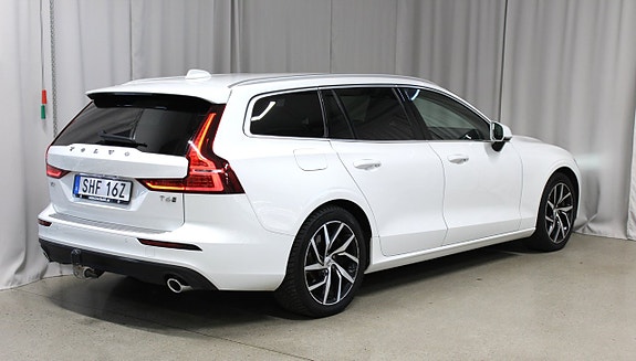 Volvo V60 2 of 22