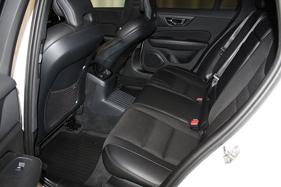 Volvo V60 16 of 22