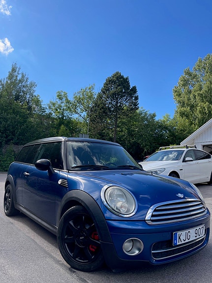 MINI Cooper 5 of 7