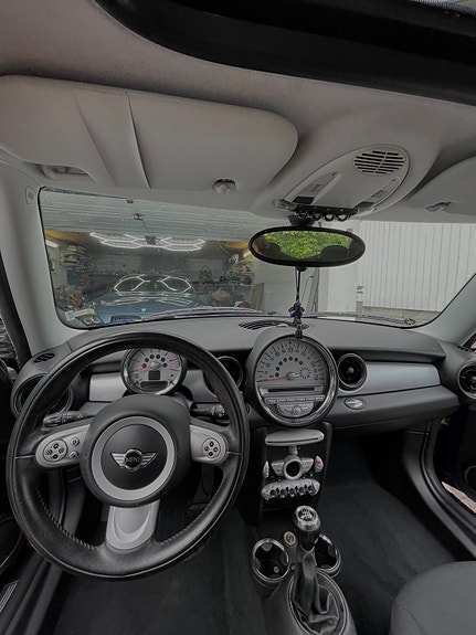 MINI Cooper 6 of 7