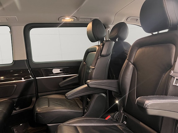 Mercedes-Benz V250 d 30 of 30