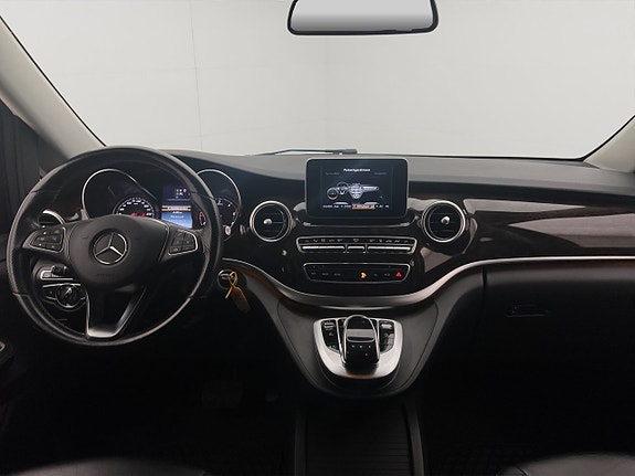Mercedes-Benz V250 d 17 of 30