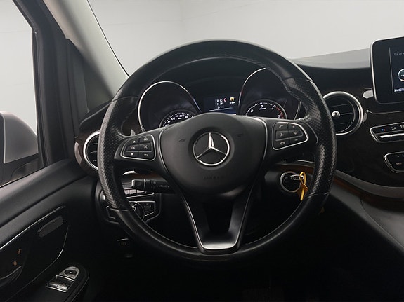 Mercedes-Benz V250 d 18 of 30