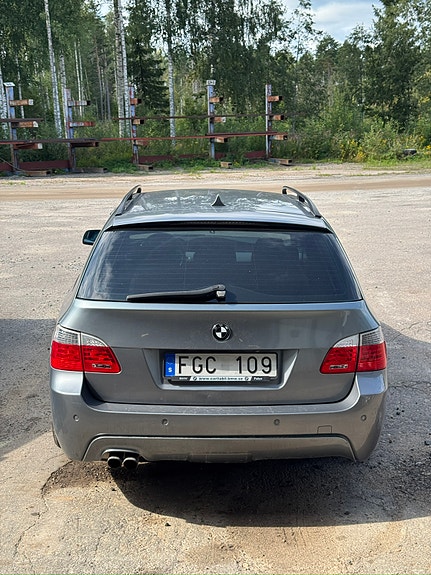 BMW 523i 5 of 5