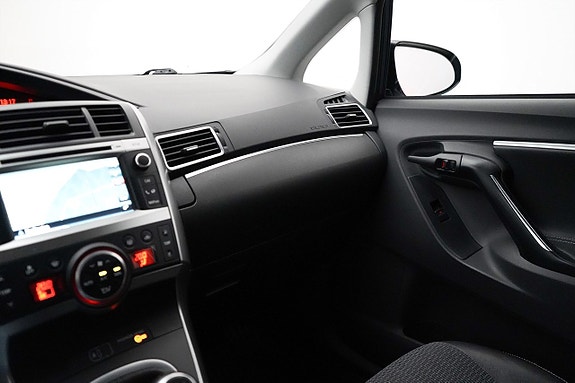 Toyota Verso 12 of 26