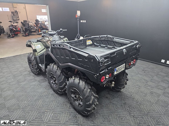 Can-Am Outlander 1000 6x6 XU T *Moms 4 of 6