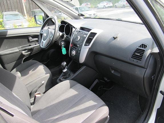 Kia Venga 5 of 17