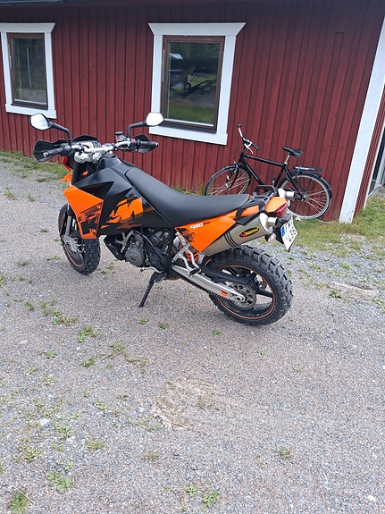 KTM 950 sm 2 of 3