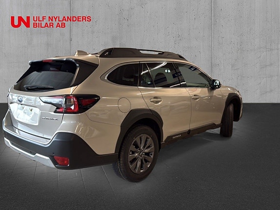 Subaru Outback 4 of 15