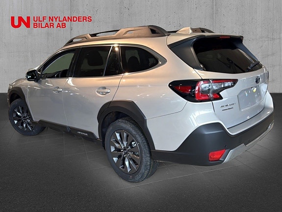 Subaru Outback 2 of 15